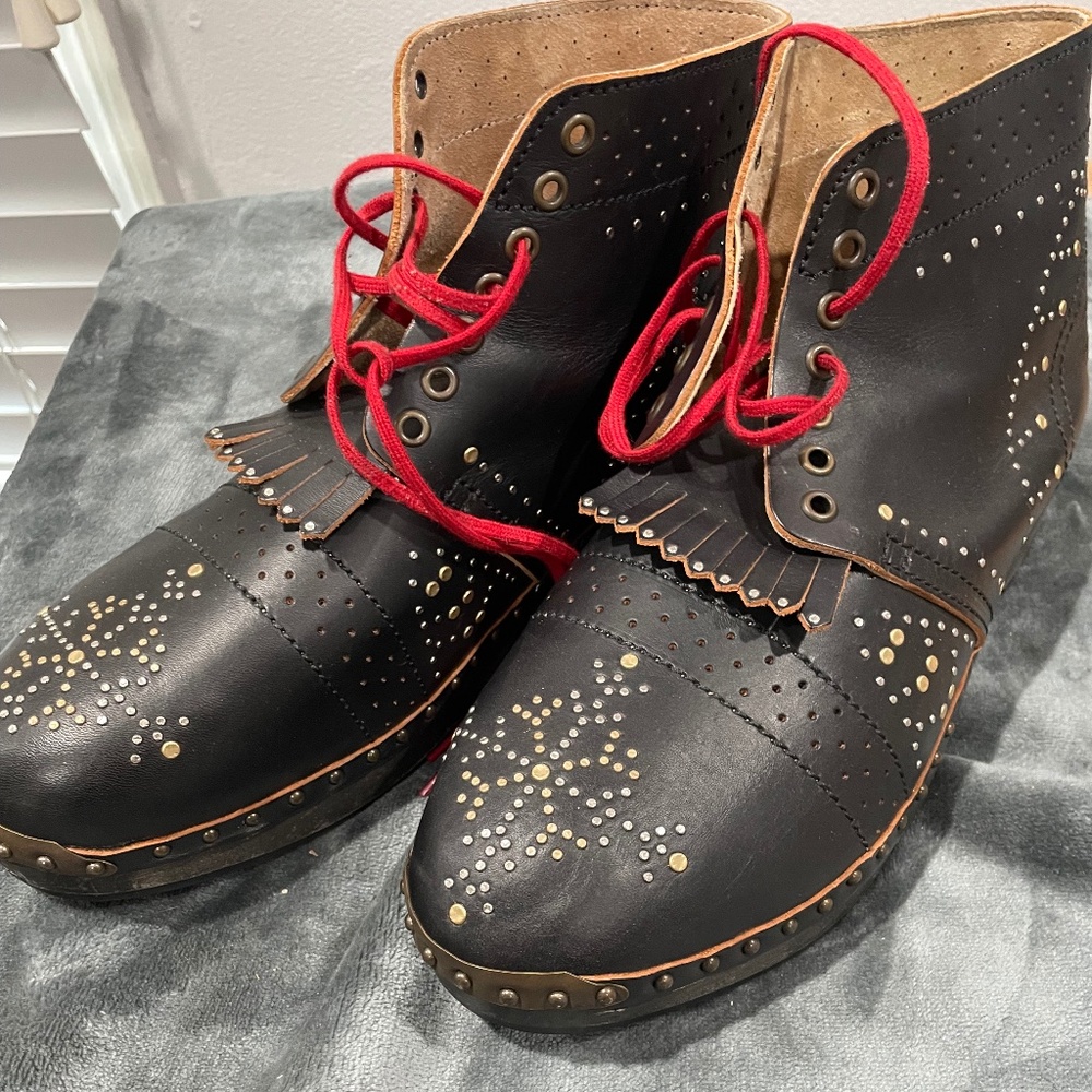 Burberry Black and Red Men's Clog Shoes - Picture 9 of 14